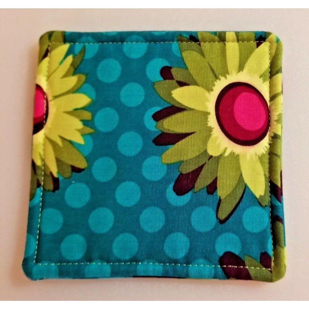 Floral Placemats & Coaster Set of 4 Whimsical Design Scalloped Edges Vibrant